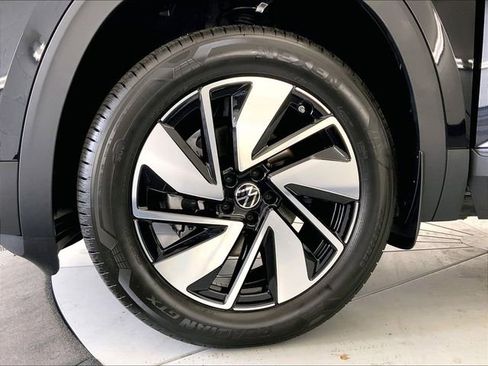 New 2026 Volkswagen Atlas SE image 12