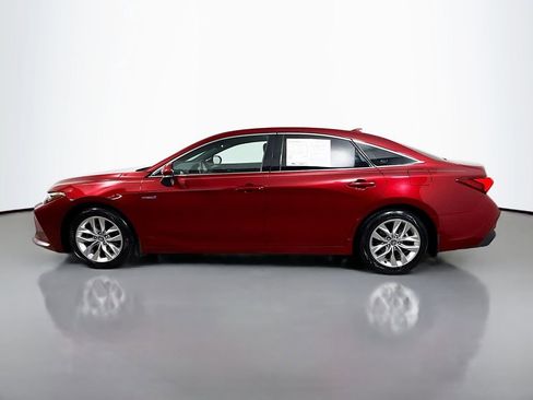 Used 2021 Toyota Avalon XLE image 4