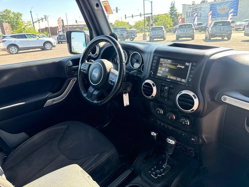 Used 2014 Jeep Wrangler Unlimited Sahara w/ Connectivity Group AWD/4WD image 34