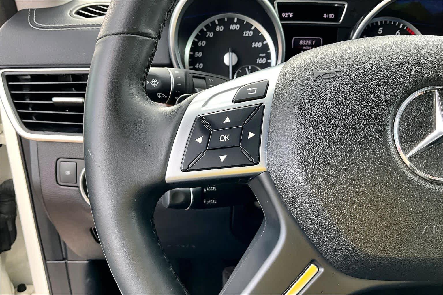 Used 2015 Mercedes-Benz GL 450 4MATIC image 24