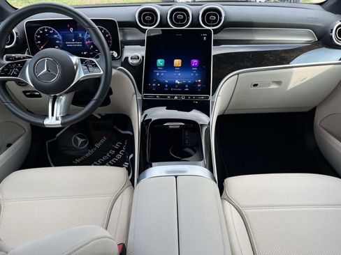 Used 2025 Mercedes-Benz GLC 300 4MATIC image 13