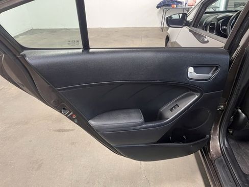 Used 2017 Kia Forte LX image 19