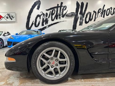 Used 2004 Chevrolet Corvette Z06 w/ Memory Package RWD image 18