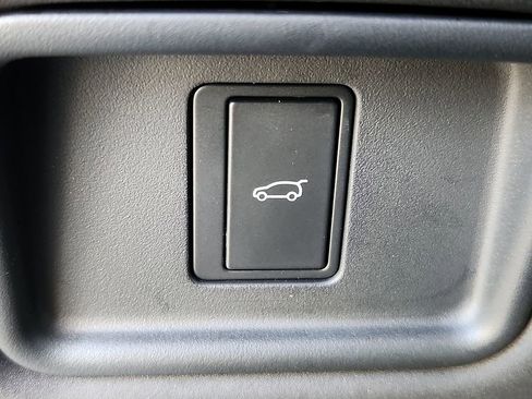 Used 2023 Land Rover Range Rover Sport SE Dynamic image 25