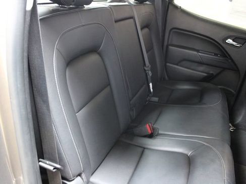 Used 2015 Chevrolet Colorado LT AWD/4WD image 9