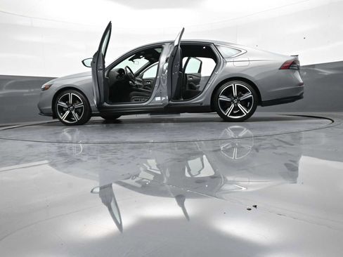 Used 2024 Honda Accord Sport image 35