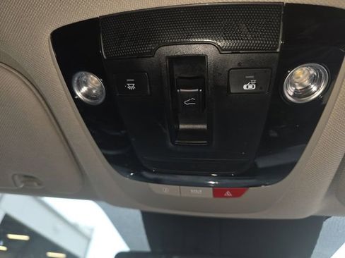 Used 2023 Kia Sorento SX AWD/4WD image 6