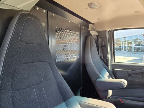 Used 2024 Chevrolet Express 2500 w/ Driver Convenience Package image 31