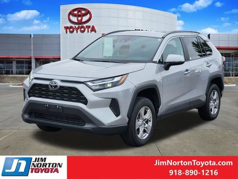 Used 2025 Toyota RAV4 XLE FWD image 3