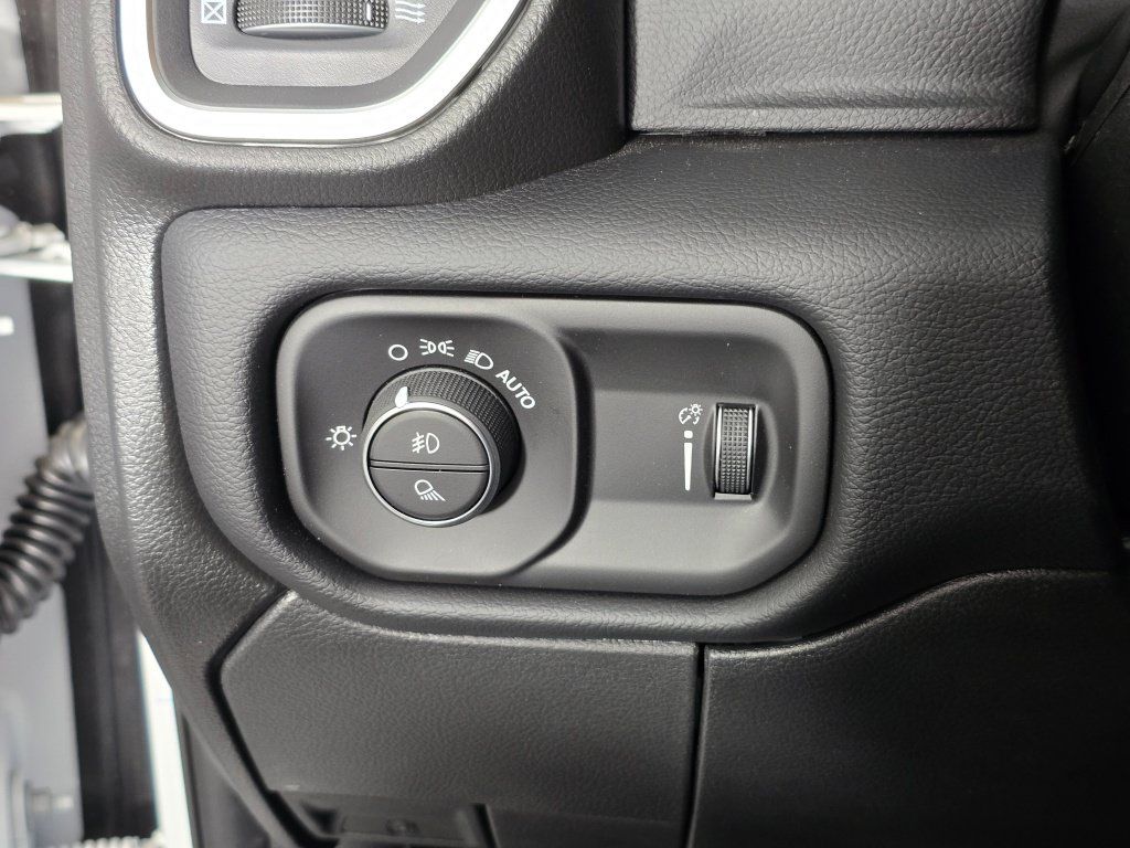New 2026 RAM 3500 Big Horn AWD/4WD image 23