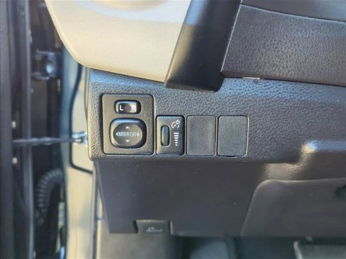 Used 2017 Toyota Corolla LE image 22