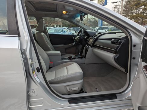 Used 2014 Toyota Camry XLE image 23