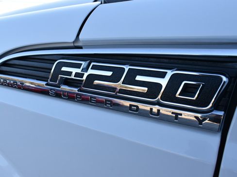 Used 2012 Ford F250 Lariat w/ Lariat Interior Pkg image 43