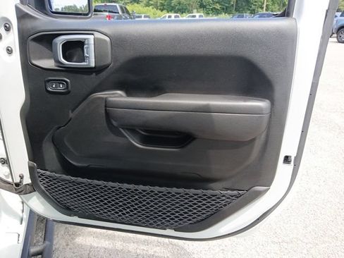 Used 2022 Jeep Gladiator Sport AWD/4WD image 29