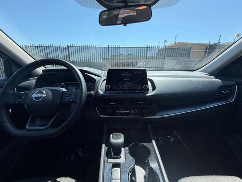 Used 2025 Nissan Rogue SV FWD image 35