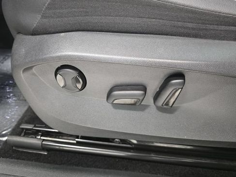 Used 2023 Volkswagen Tiguan SE FWD image 26