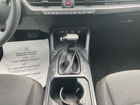 Used 2025 Kia K4 FWD image 15