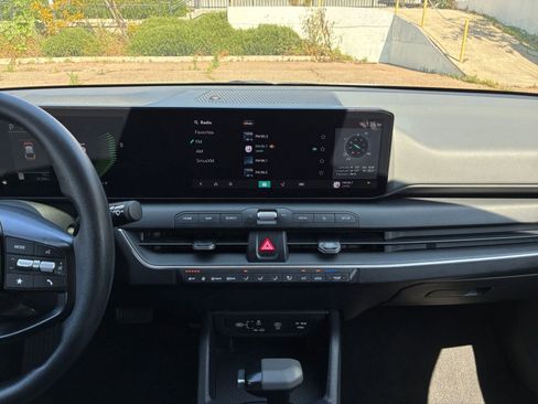 Used 2025 Kia K4 LXS image 17