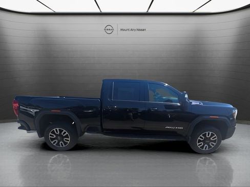 Used 2022 GMC Sierra 3500 AT4 w/ AT4 Premium Plus Package AWD/4WD image 3