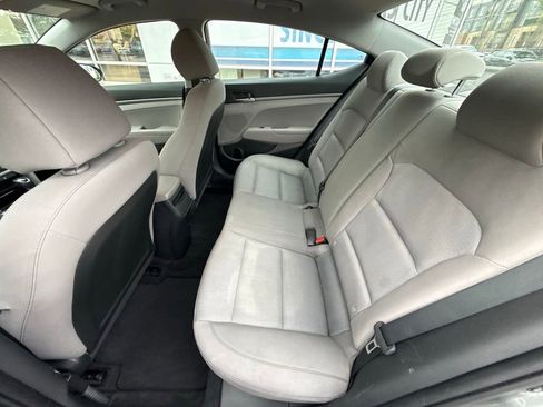 Used 2017 Hyundai Elantra SE FWD image 8