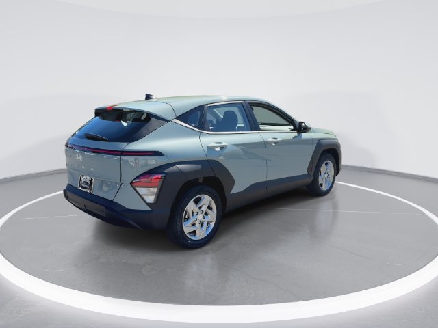 Used 2027 Hyundai Kona SE FWD image 8