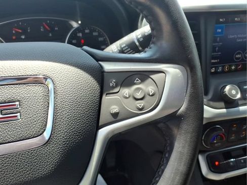 Used 2020 GMC Acadia SLE w/ Driver Convenience Package FWD image 16
