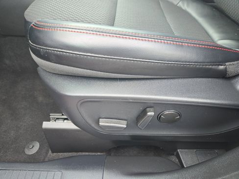 Used 2024 Ford Escape ST-Line w/ Tech Pack #1 AWD/4WD image 11