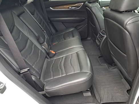 Used 2017 Cadillac XT5 Platinum image 13