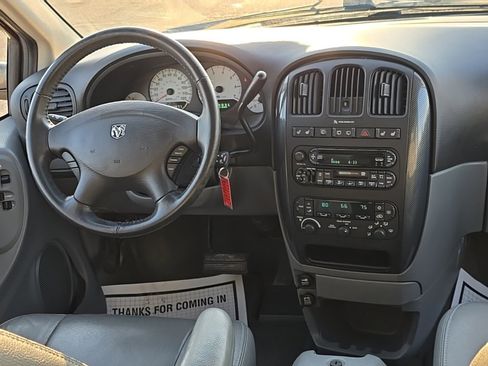 Used 2005 Dodge Grand Caravan SXT w/ Leather Interior Group image 28