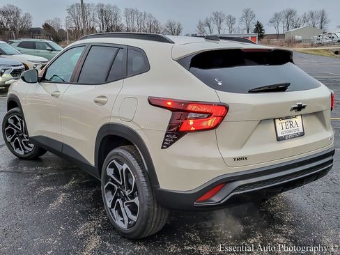 New 2026 Chevrolet Trax RS w/ Driver Confidence Package image 7