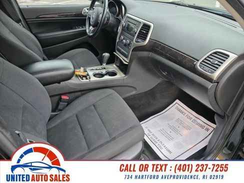 Used 2012 Jeep Grand Cherokee Laredo w/ Laredo E Group AWD/4WD image 13
