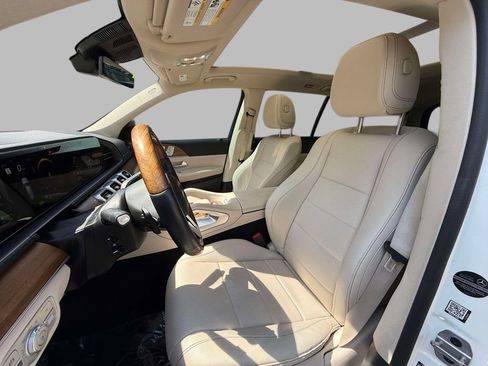 Used 2023 Mercedes-Benz GLS 450 4MATIC image 2