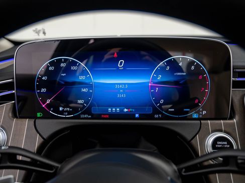 Used 2025 Mercedes-Benz E 350 4MATIC Sedan w/ Winter Package image 23