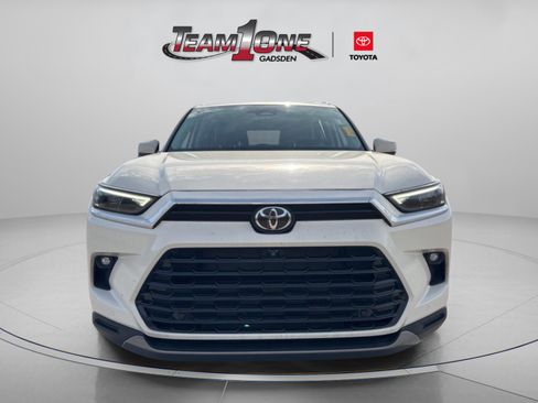 Used 2024 Toyota Grand Highlander Limited image 4
