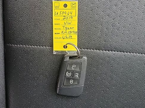 Used 2019 Volkswagen Tiguan SE image 38