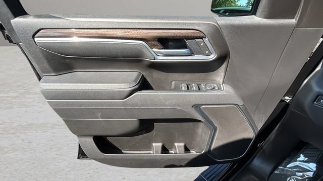 Used 2025 Chevrolet Silverado 1500 RST AWD/4WD image 17