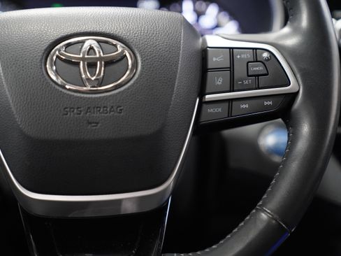 Used 2022 Toyota Highlander Limited AWD/4WD image 22