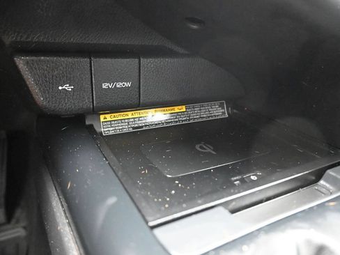 Used 2020 Toyota Camry SE w/ Sunroof Package FWD image 21
