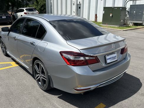 Used 2017 Honda Accord Sport image 8