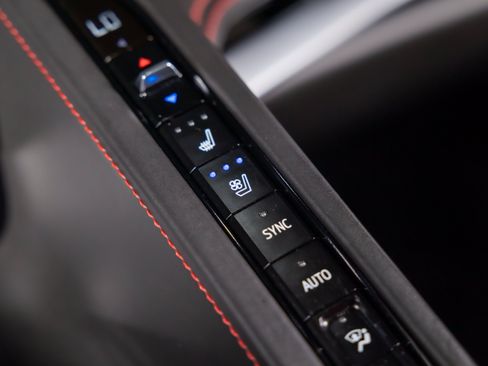 Used 2023 Chevrolet Corvette Stingray Premium Conv w/ Z51 Performance Package RWD image 17