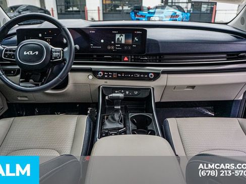Used 2025 Kia Carnival SX Prestige image 28