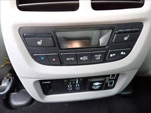 Used 2022 Honda Pilot Touring image 11