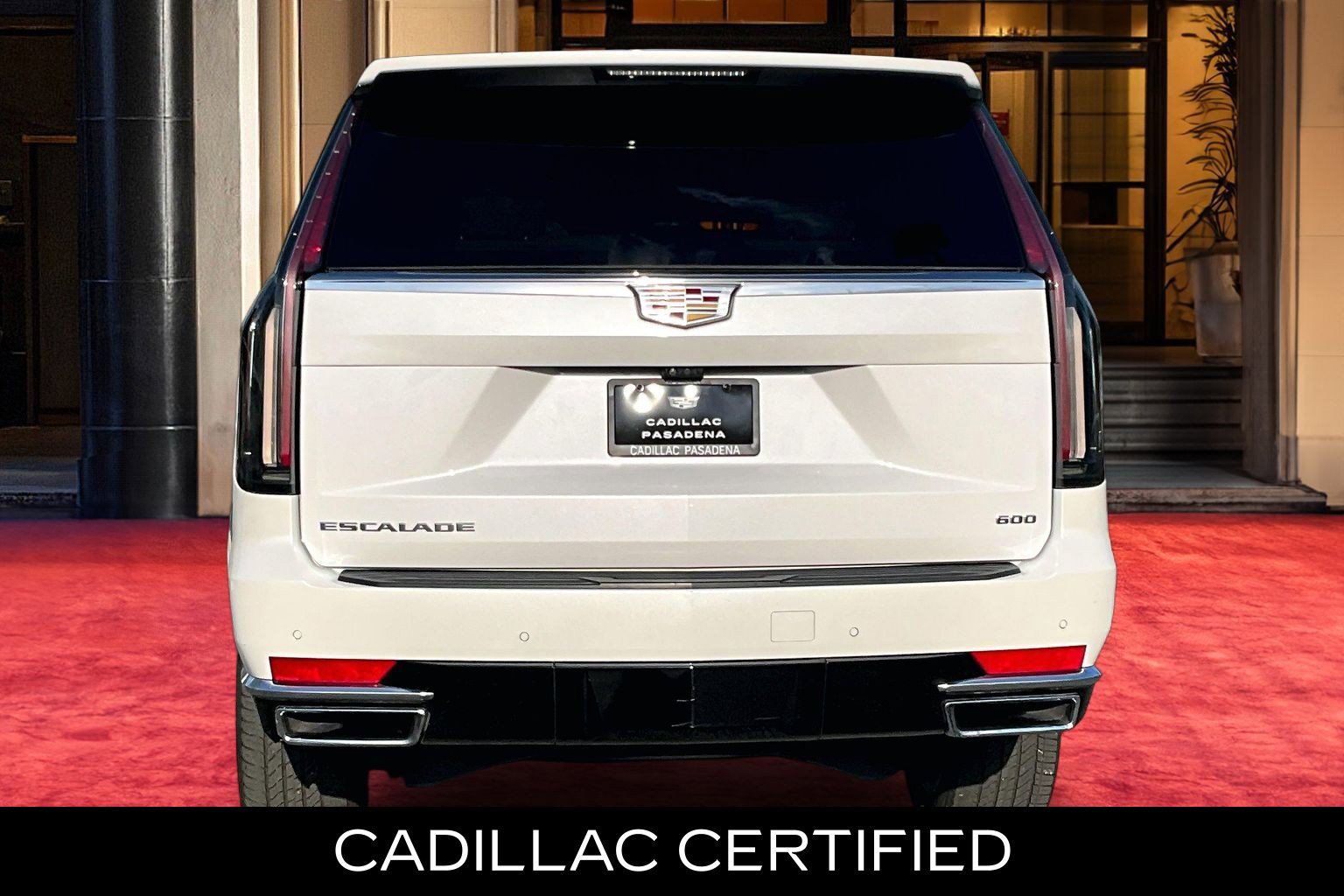 Used 2023 Cadillac Escalade Premium Luxury w/ Performance Package AWD/4WD image 5