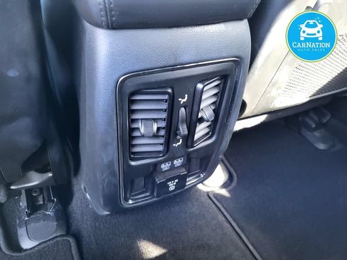 Used 2020 Jeep Grand Cherokee Limited AWD/4WD image 10