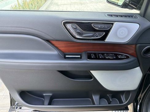 Certified 2023 Lincoln Navigator Reserve image 11