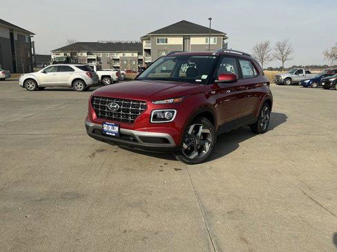 New 2025 Hyundai Venue Limited image 1