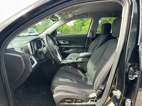 Used 2017 Chevrolet Equinox LT w/ Convenience Package AWD/4WD image 13
