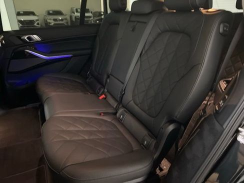 Used 2025 BMW X7 xDrive40i w/ Premium Package AWD/4WD image 79