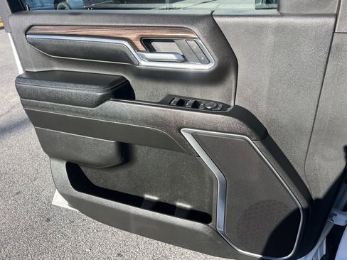 Used 2024 Chevrolet Silverado 2500 LT image 15