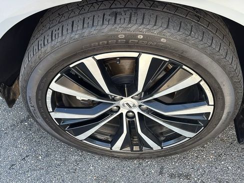 Certified 2025 Volvo XC60 B5 Ultra AWD/4WD image 31